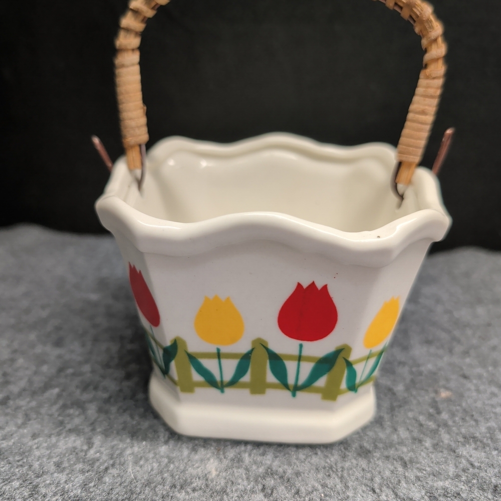 Ceramic Tulip Basket with Woven Handle - Red & Yellow Tulips